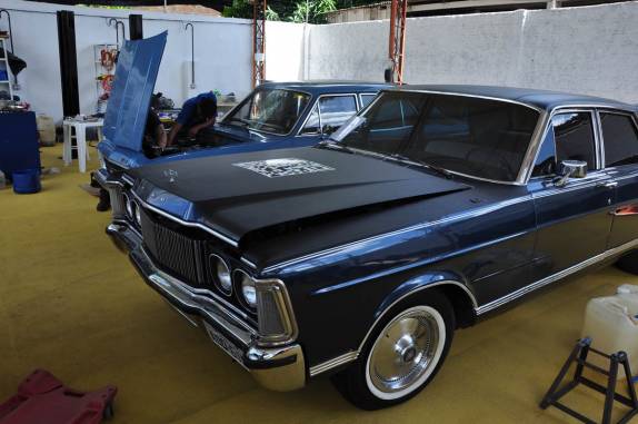 Alguns dos carros na Garagem Roraima, do Ricardo, em Boa Vista, capital de Roraima